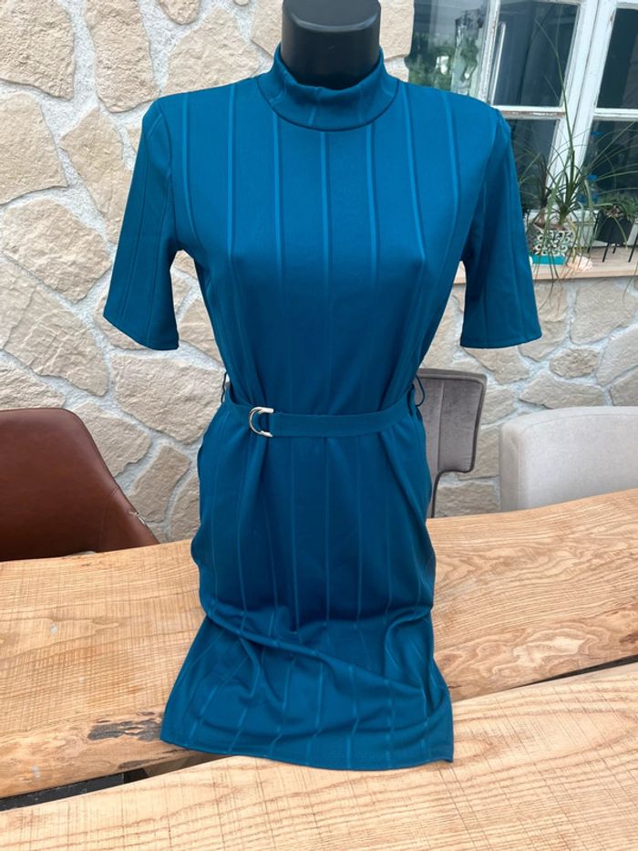 Robe d’été mi longue femme bleu légère canard mango taille M 38 moulante