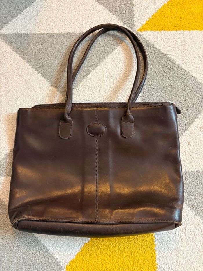 Sac à main en cuir marron vintage