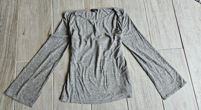 Pull manches évasés taille L