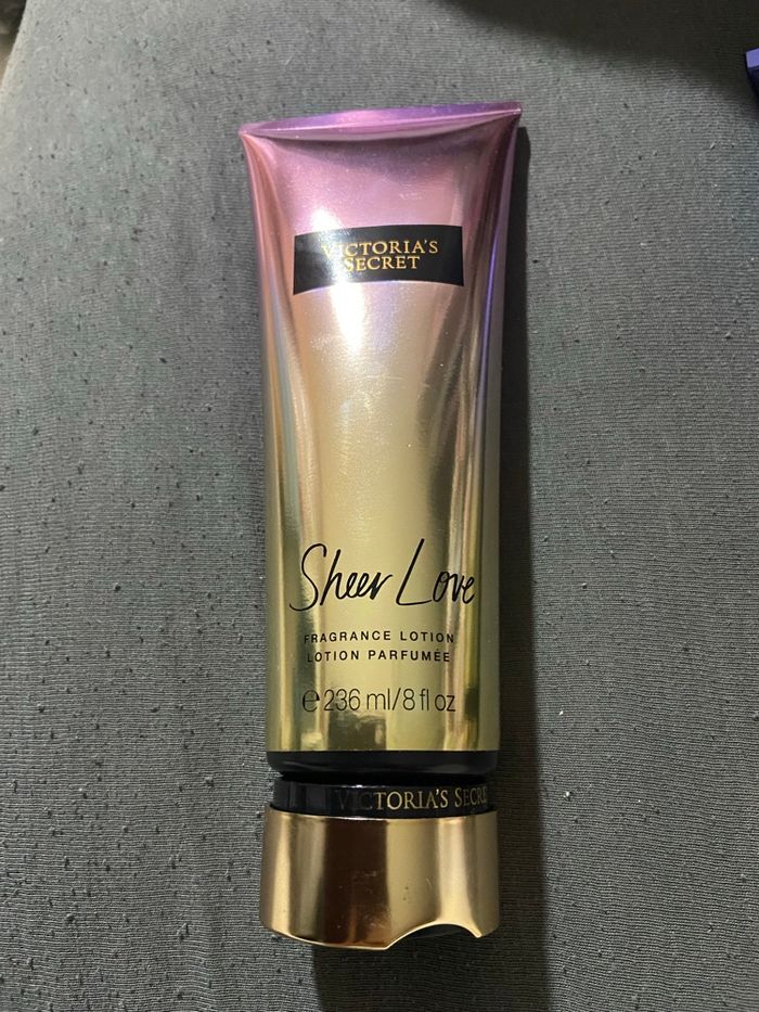 Crème Victoria nos secret Sheen Love neuve - photo numéro 5