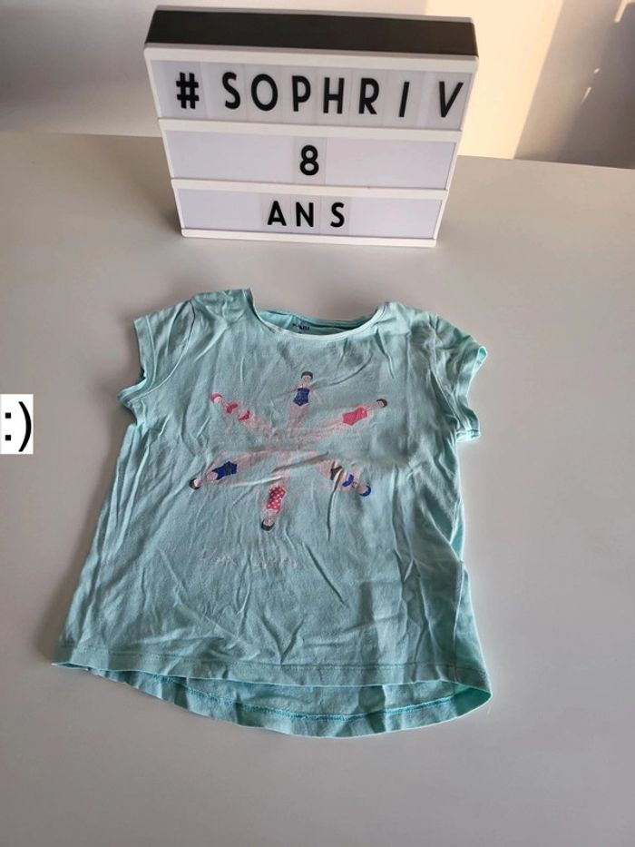 T shirt bleu pâle 8 ans