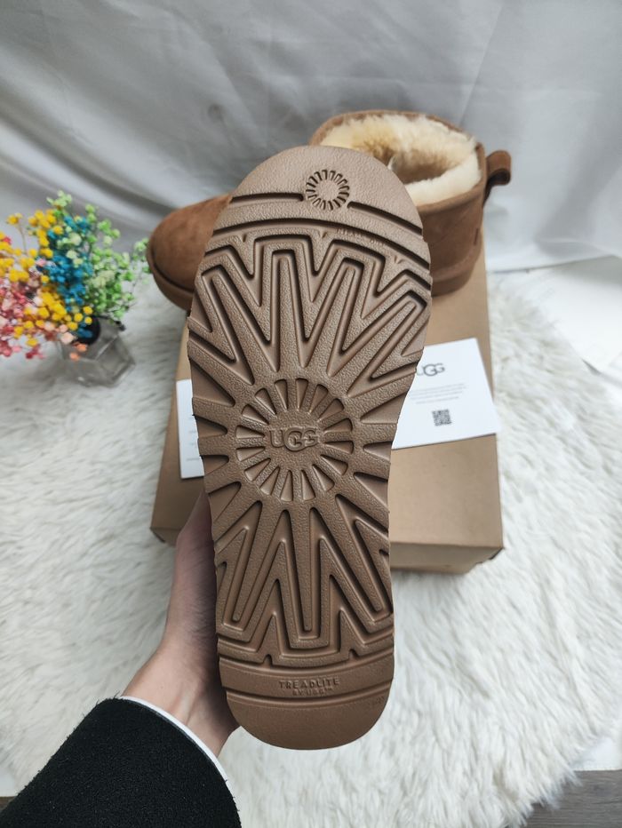 Bottes UGG Classic Ultra Mini couleur châtaigne 40 - photo numéro 5