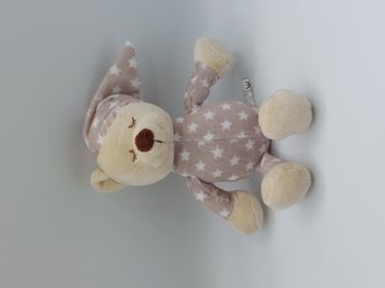 Peluche doudou ours dormeur beige marron blanc TOM & KIDDY bisous d’ange étoiles