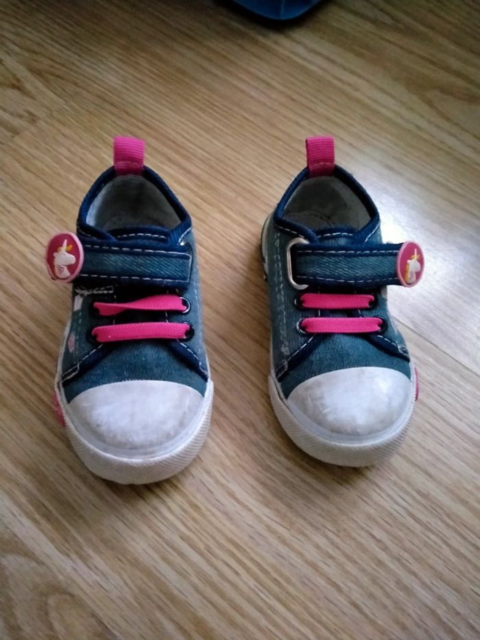 basket en jean. Freemouss
pointure 20 - photo numéro 2