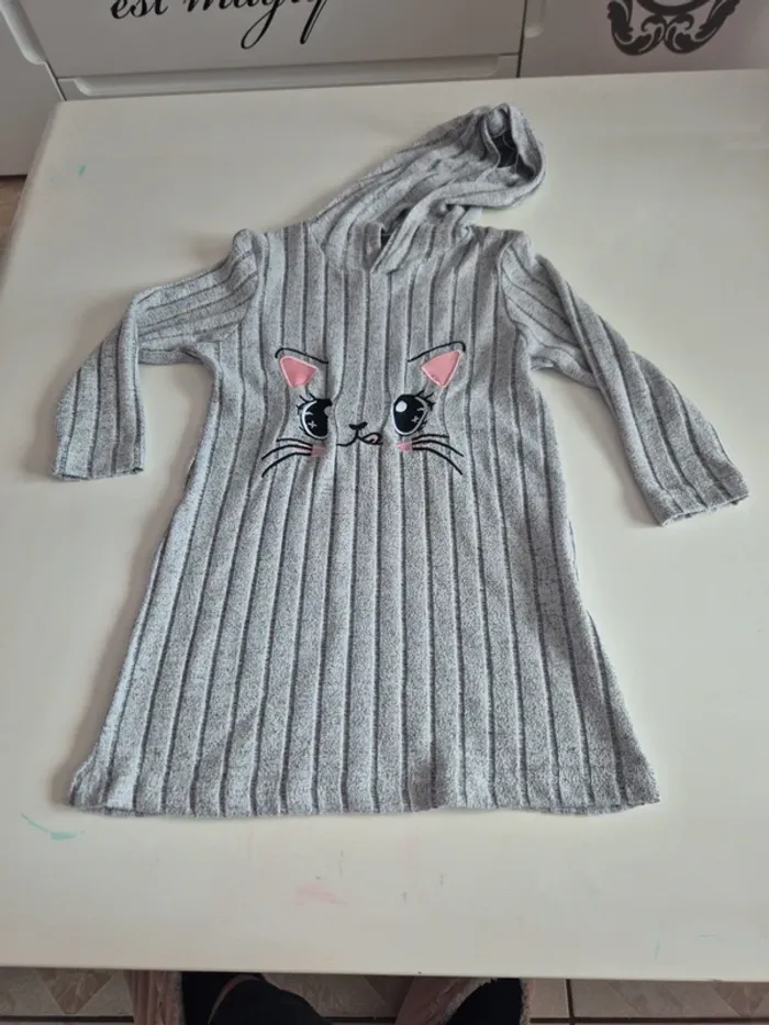 Robe chat