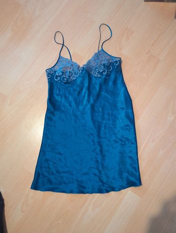 Nuisette bleu foncé