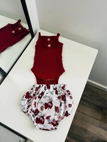Ensemble body + short fille 9 mois / 12 mois