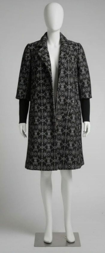 Élégance Assurée ! Manteau Motif Géométrique Noir & Blanc