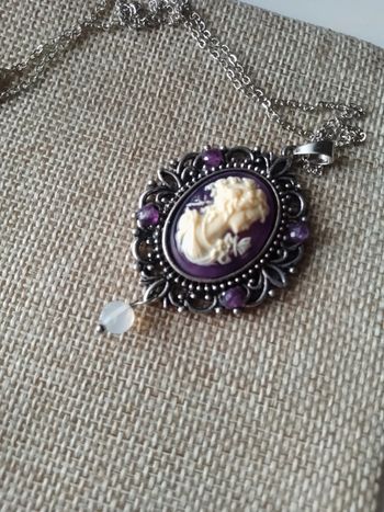 Collier camée pierres d'améthyste et opaline