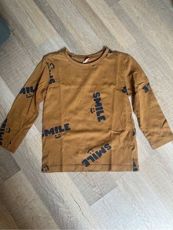 Tee shirt manche longue garçon. 6 ans