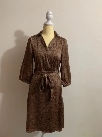 Robe cache-cœur H&M à motif fleuri – Taille 40