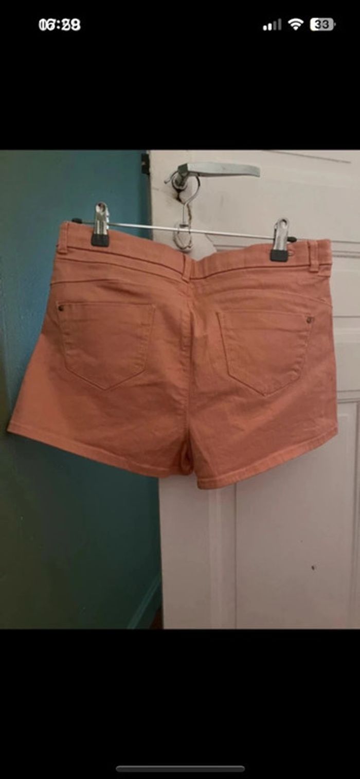 Short Bershka taille 38 - photo numéro 2