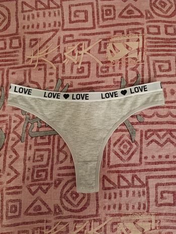 String gris Love