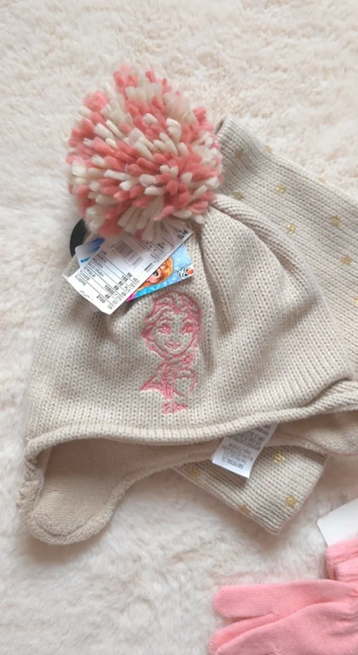 Bonnets + tour de cou 2/3 ans et 2 paires de gants - photo numéro 2