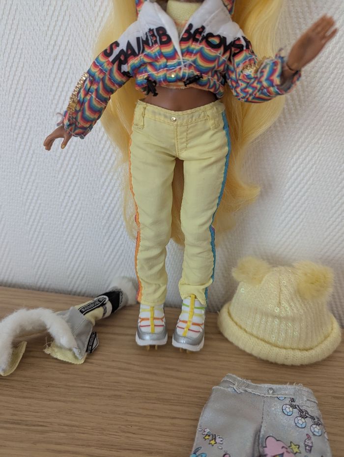 Poupée rainbow high fashion winter break Sunny - photo numéro 3