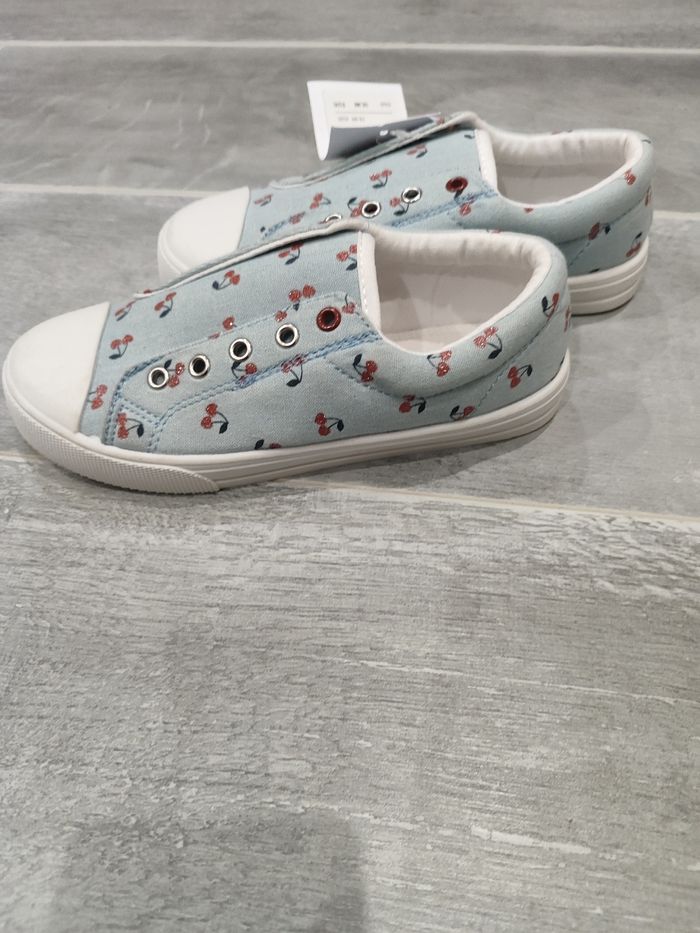 Baskets en 33 neuve - photo numéro 2