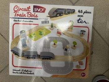 Circuit train en bois