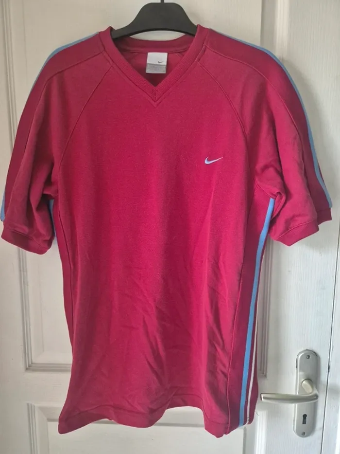 Tee shirt col v