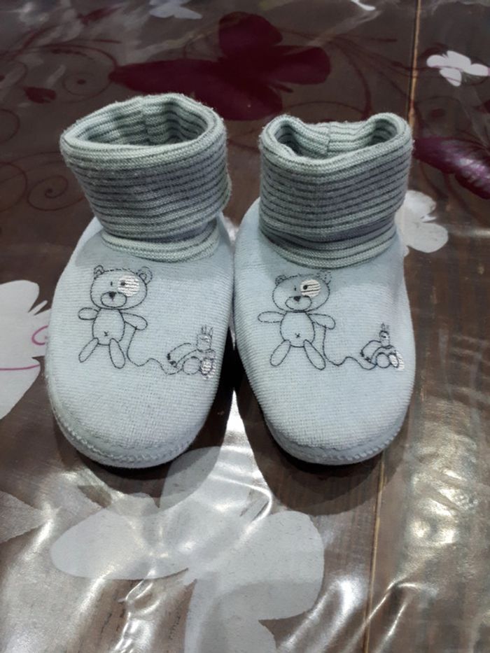 Petits chaussons naissance nounours - photo numéro 2