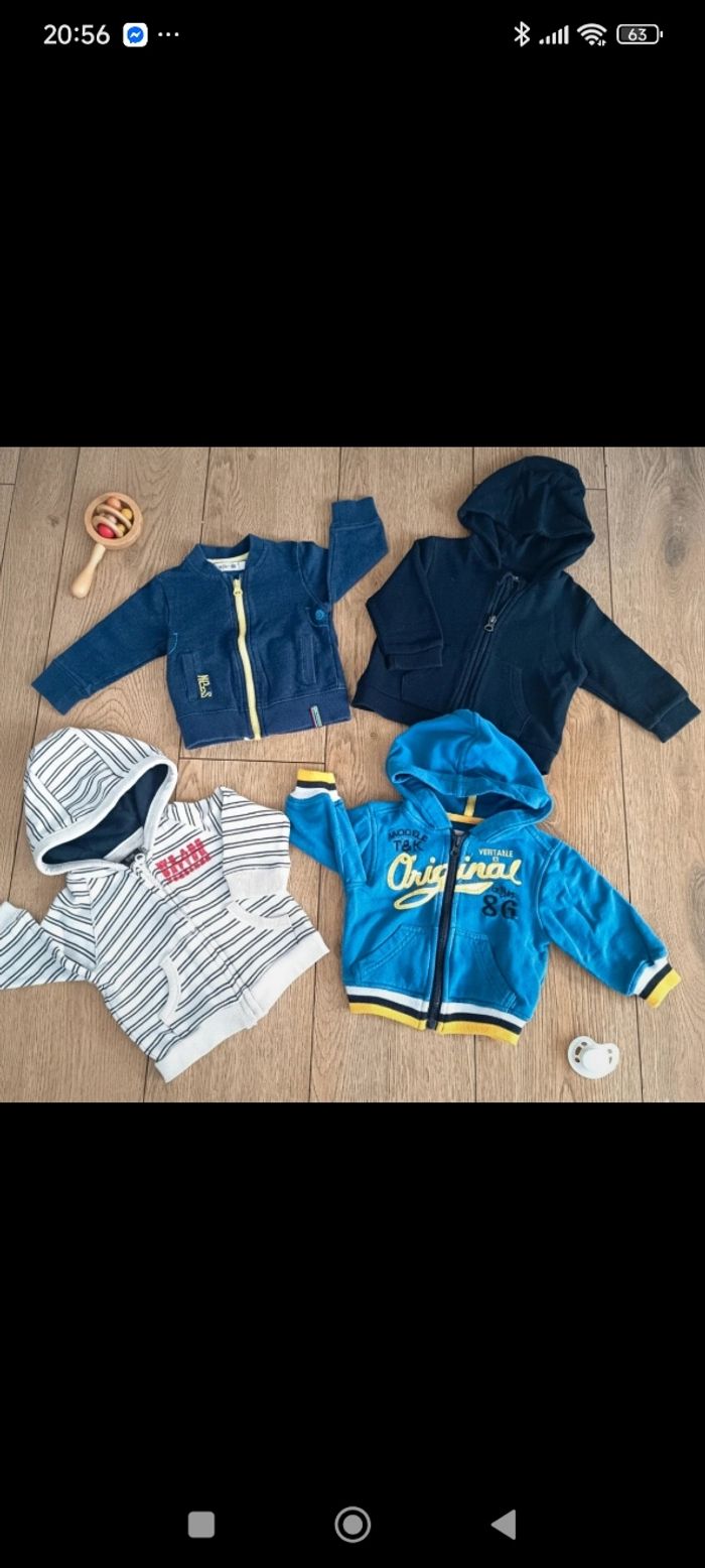 Lot gilets taille 6 mois