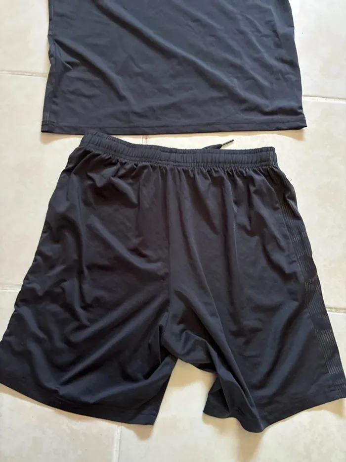 Ensemble de sport garçon taille 10ans - photo numéro 5