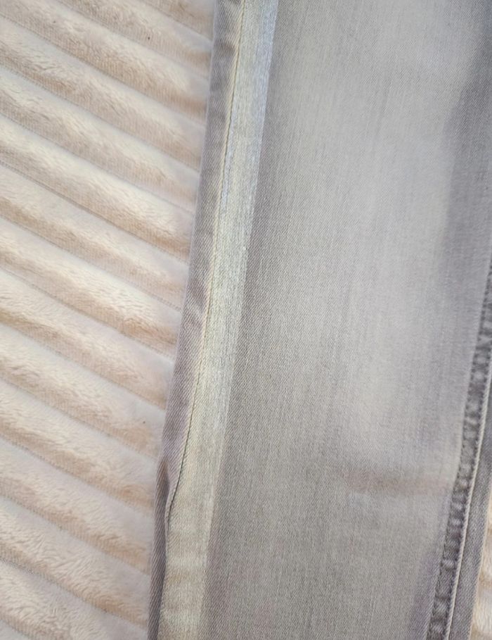 Jean skinny gris Camaïeu Taille 34 – Détail brillant - photo numéro 3