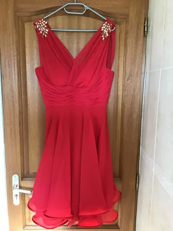 Robe rouge pour cérémonies