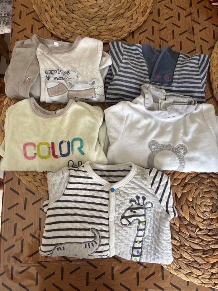 Lot Pyjamas /grenouillère taille 9mois