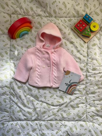 gilet en laine rose à capuche 6 mois