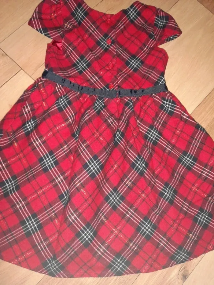 👗Robe 24 mois - photo numéro 2