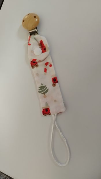 Attache tétine