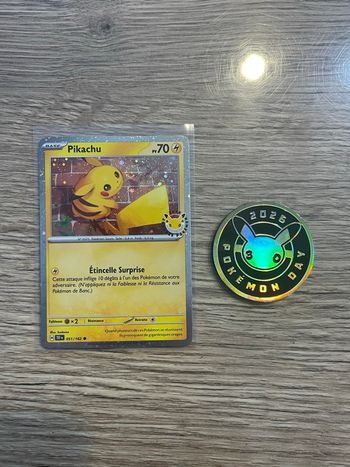 Carte promo Pikachu 051/162 TEF avec un swirl 