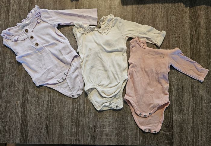 Lot de vêtements - photo numéro 2