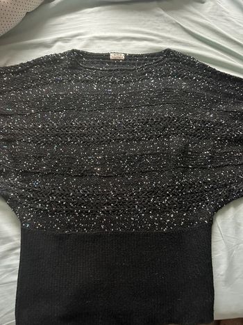 Magnifique Pull noir brillant