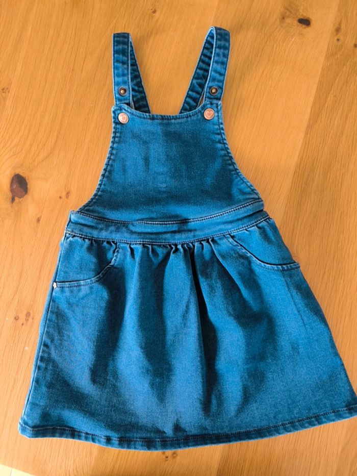 Robe salopette en jean taille 3 ans