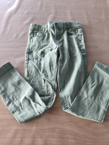 Jean kaki taille 8ans
Slim fit 