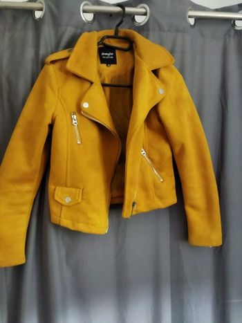 Vêtements adolescent fille en très bon état 