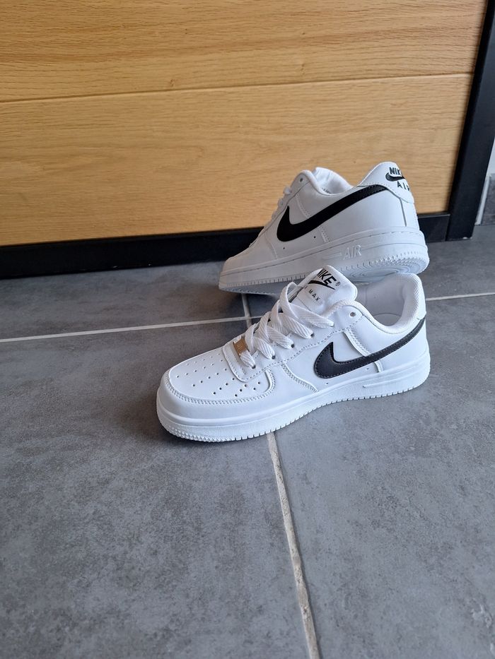 Nike Air Force 1 Taille 39 - photo numéro 2