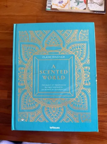 Livre à scented world