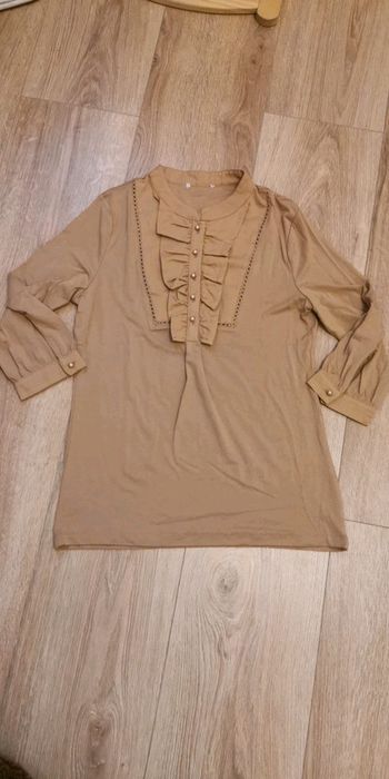 Jolie haut très classe taille s/m comme neuf