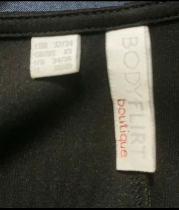 Robe noire - photo numéro 5