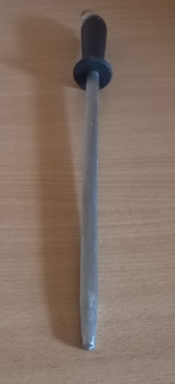 Fusil à aiguiser les couteaux noir  30 cm