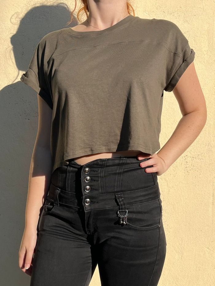 Crop top ample couleur kaki - photo numéro 6