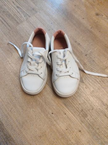 Basket blanche Lacoste T25