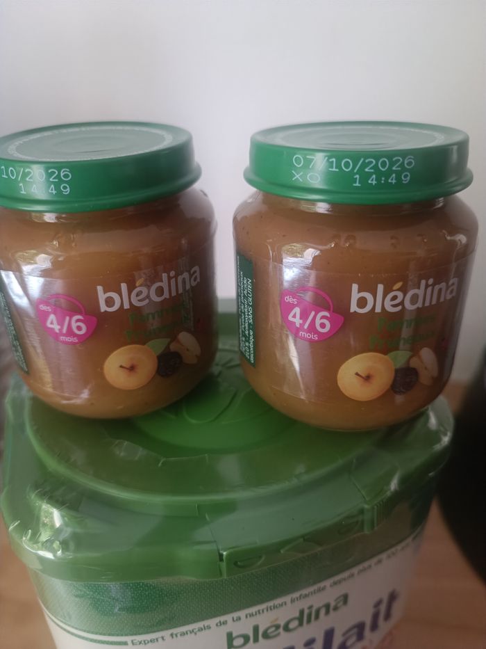 Lot Bledilait et deux petits pots de compote - photo numéro 2