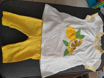 Pantacourt avec tee-shirt