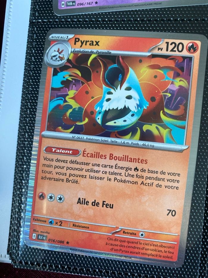 Carte Pokémon holographique neuf