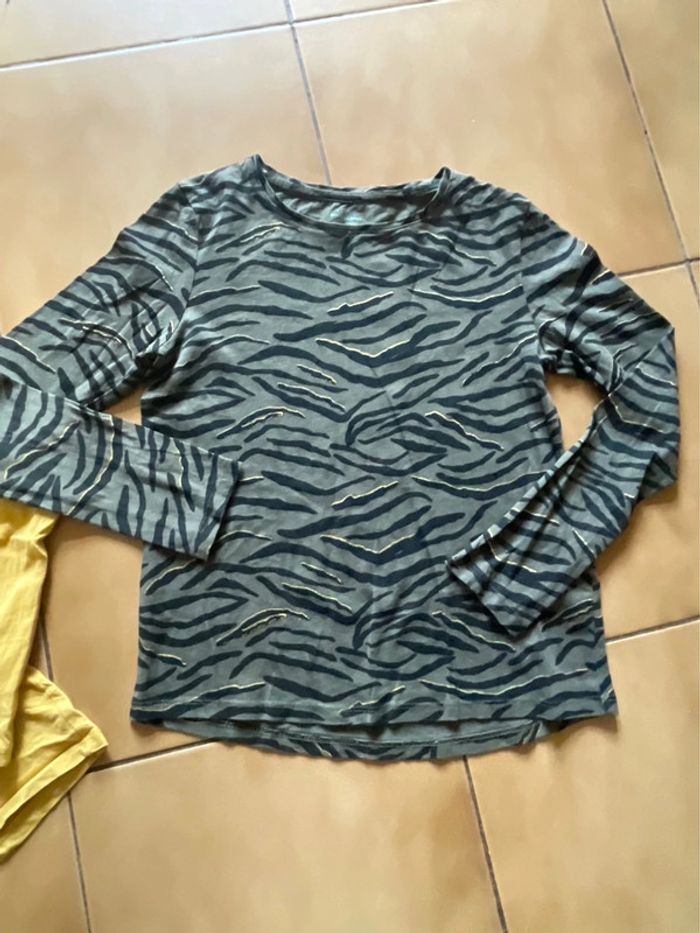 Lot t shirts fille 10 ans - photo numéro 3