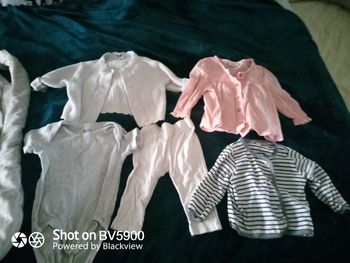 Lot vêtements bb fille 6 mois 
