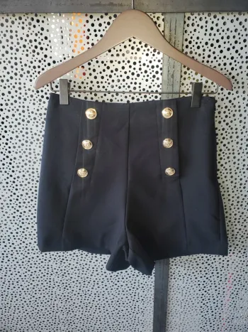 Short noir chic - Zara